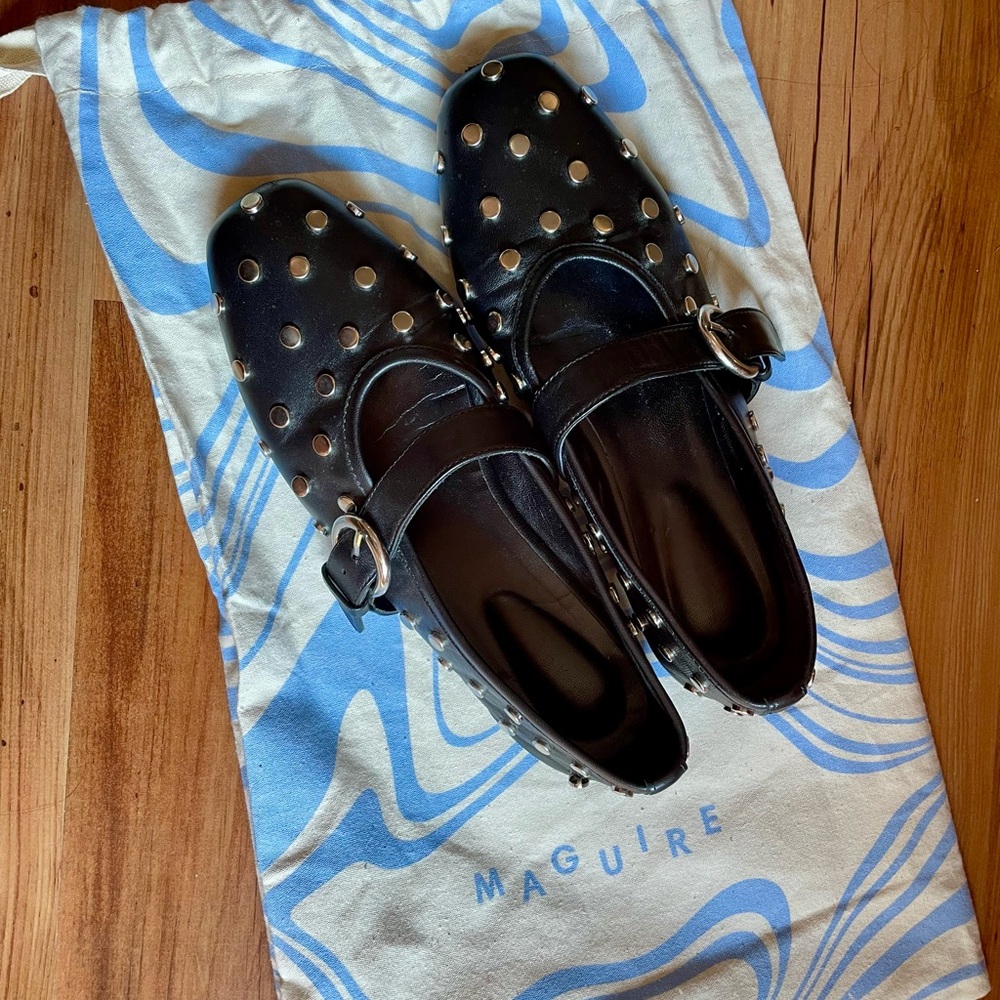 Maguire Aveiro Black Stud Ballerina
Ballet Flat SIZE 39 / 8.5